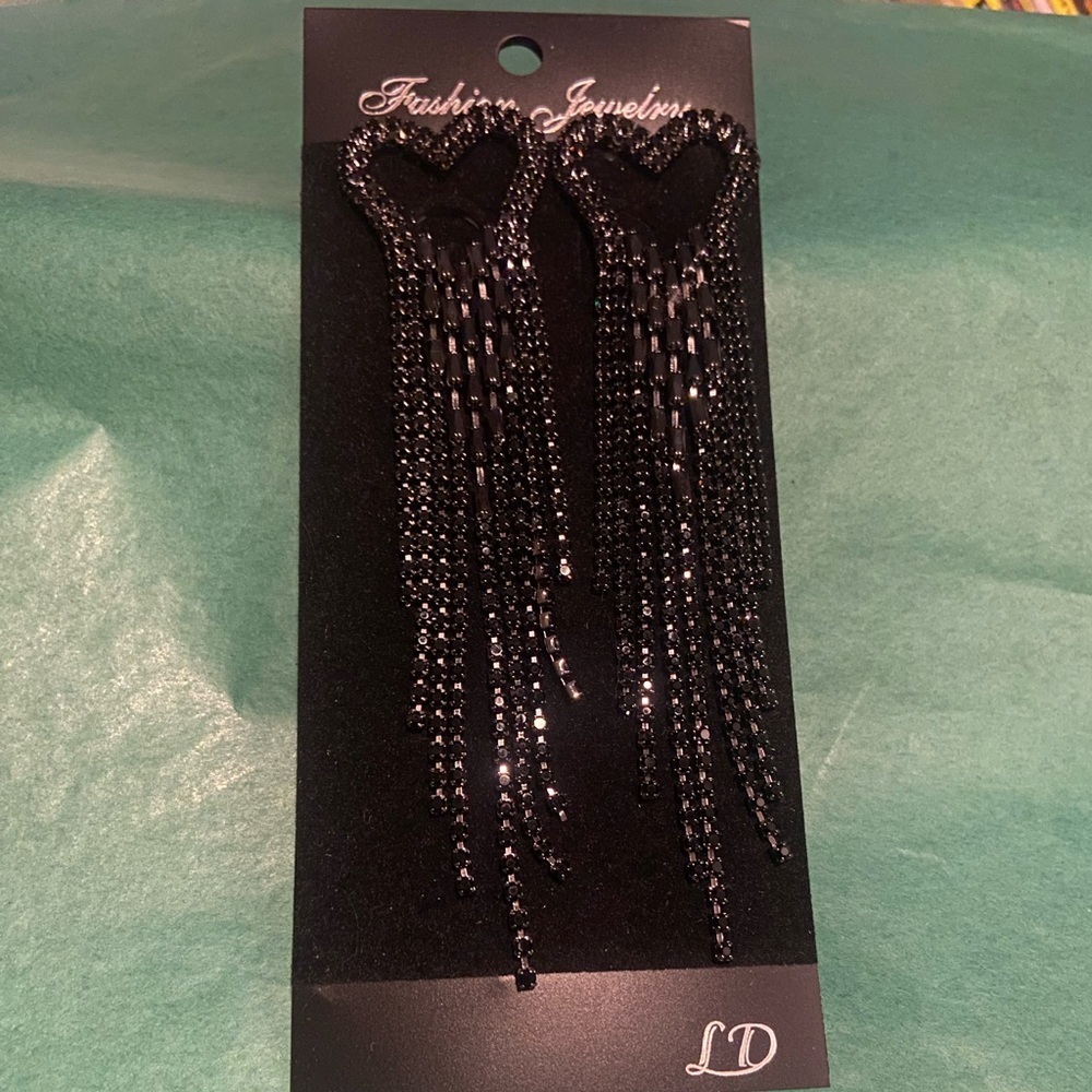 NWT Black dangling rhinestone pierced earrings - Picture 4 of 5